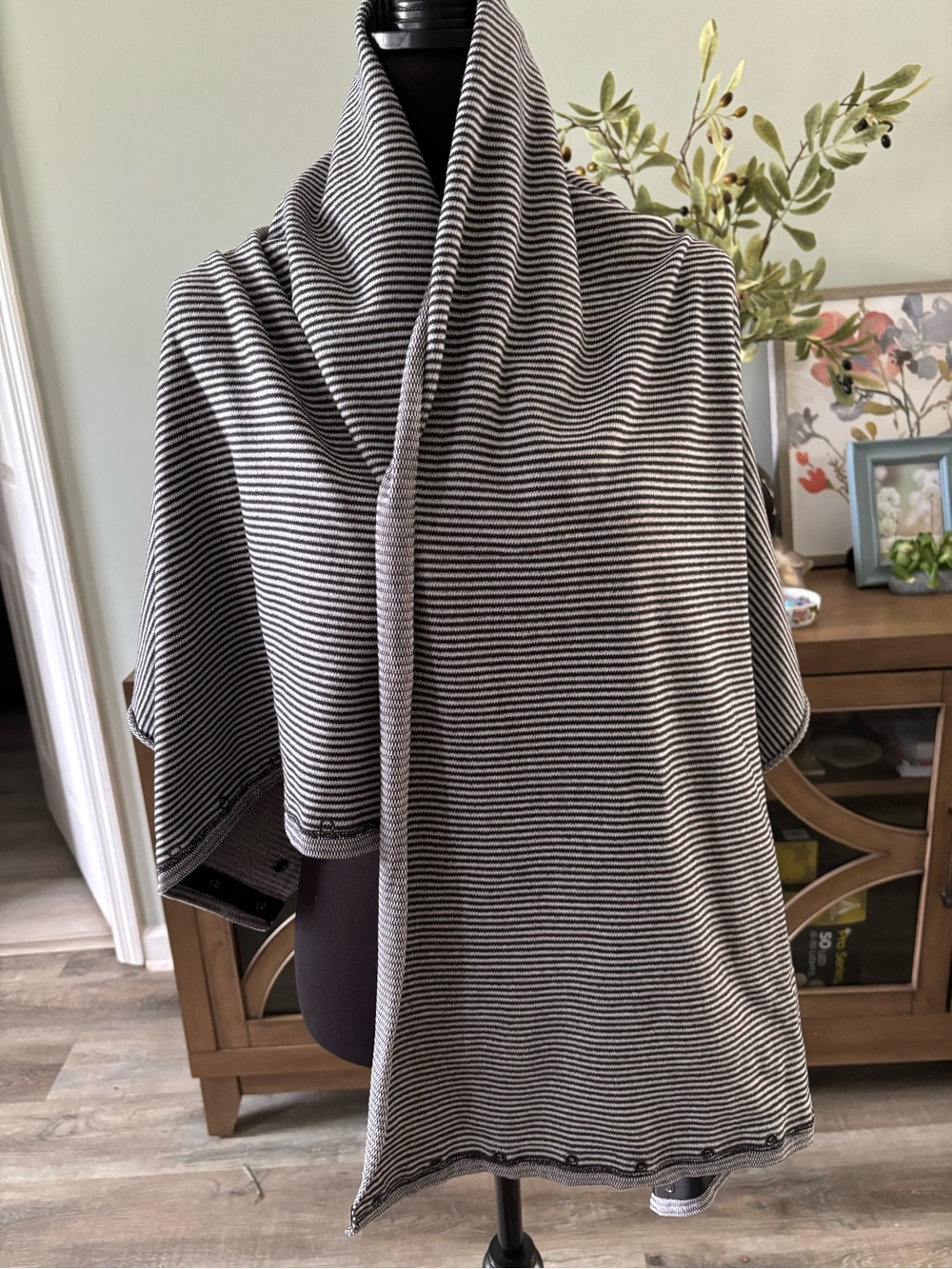 Lululemon Vinyasa Striped Black and White Wrap Shawl